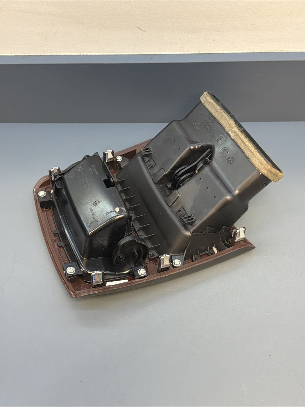 07-13 BMW 335 328 E92 E93 REAR CENTER CONSOLE AIRVENT PANEL W/ ASHTRAY 6960686