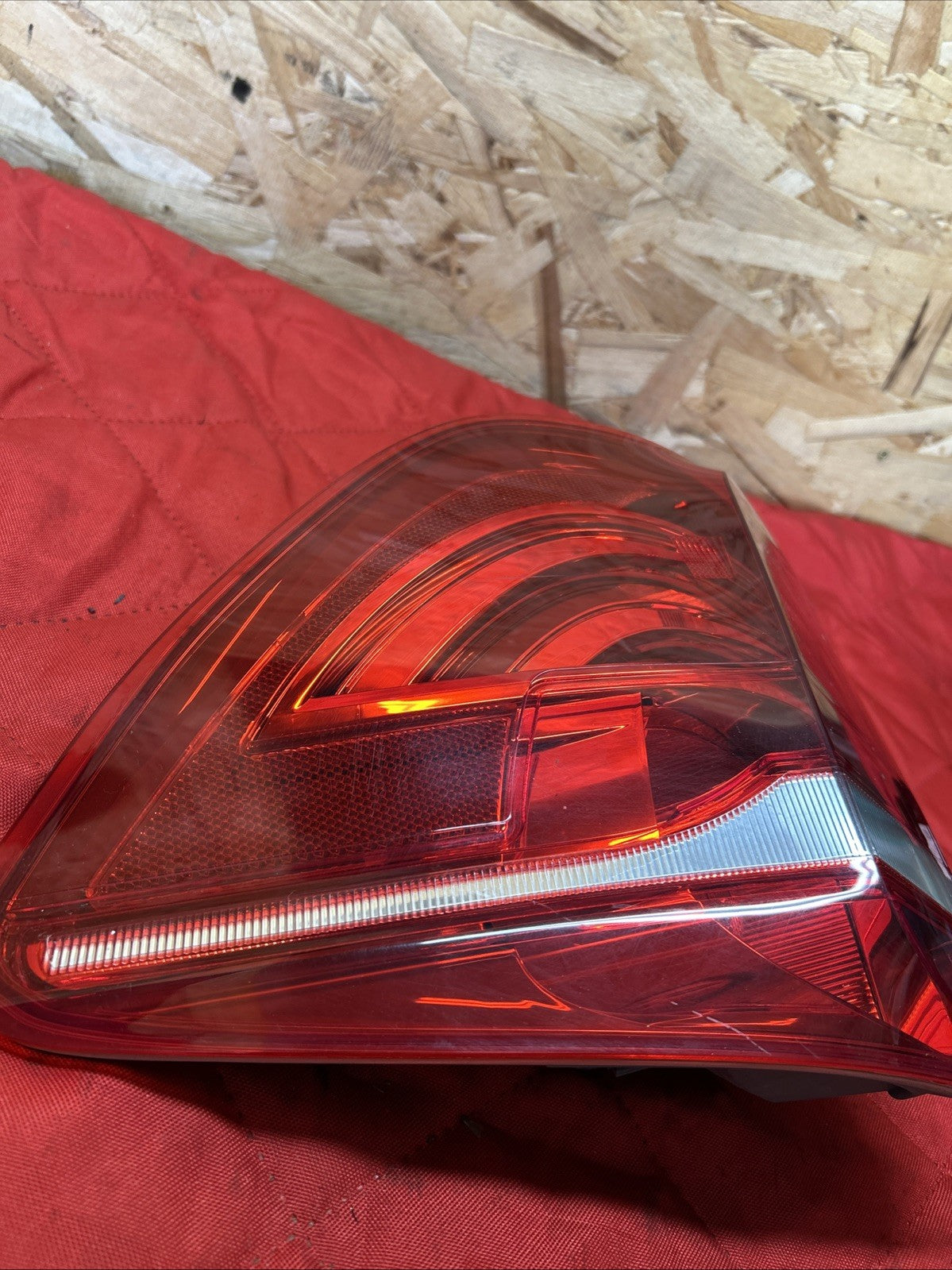 2011-2017 OEM BMW X3 F25 TAIL LIGHT OUTER RIGHT PASSENGER SIDE LAMP 7220240