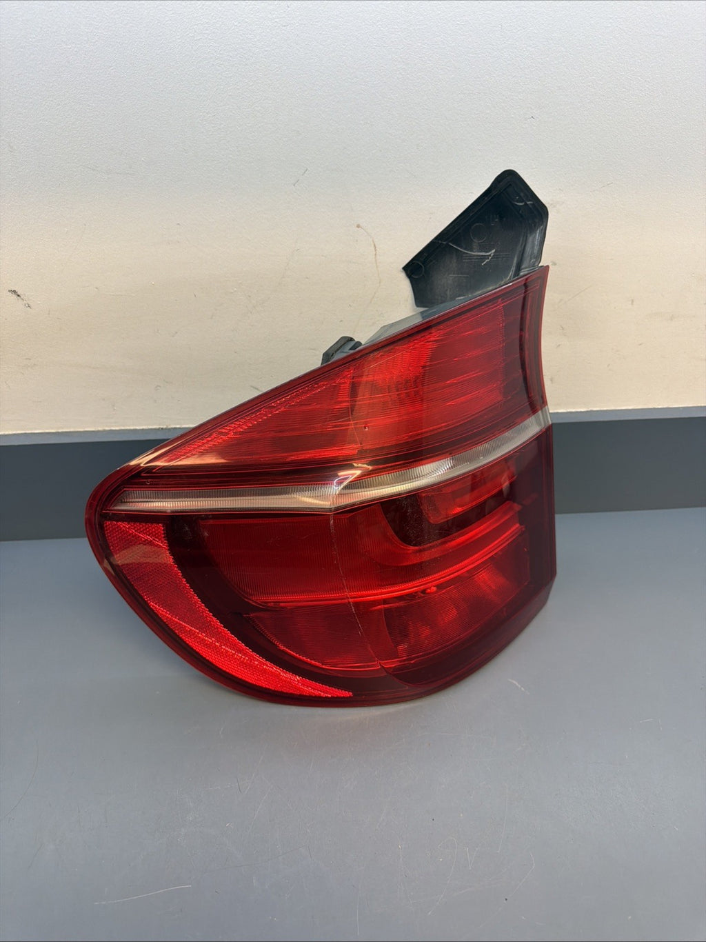 2011-2013 BMW X5 E70 GENUINE Driver Left Side Outer Tail Light Lamp OEM 7227791