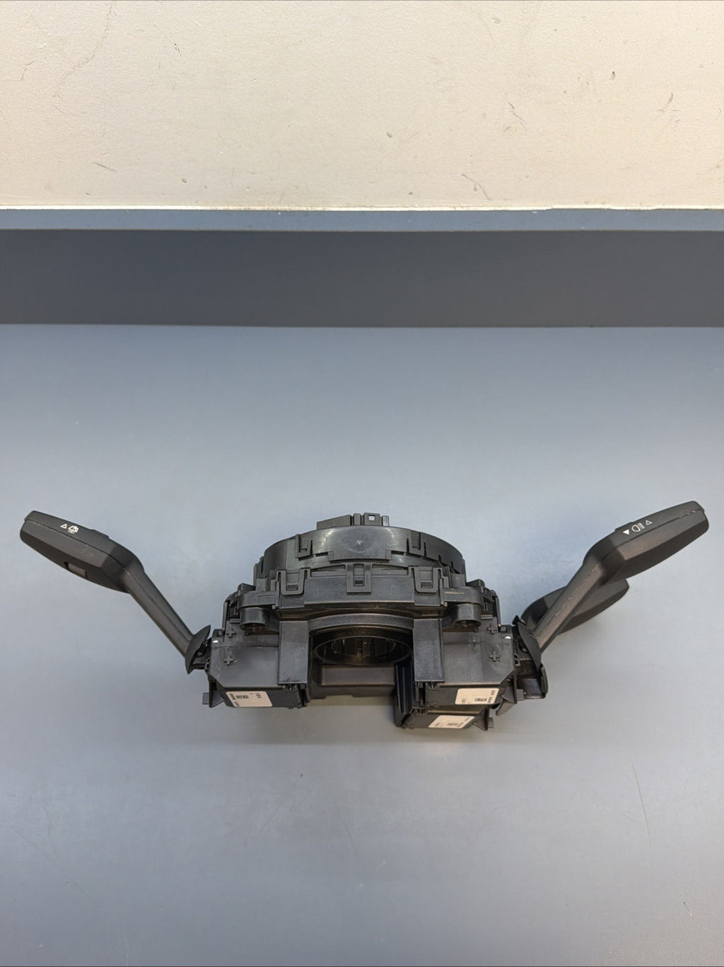 07-13 BMW 328i 330i 335i E90 E92 E93 Steering Controls Clockspring Combo 9123049