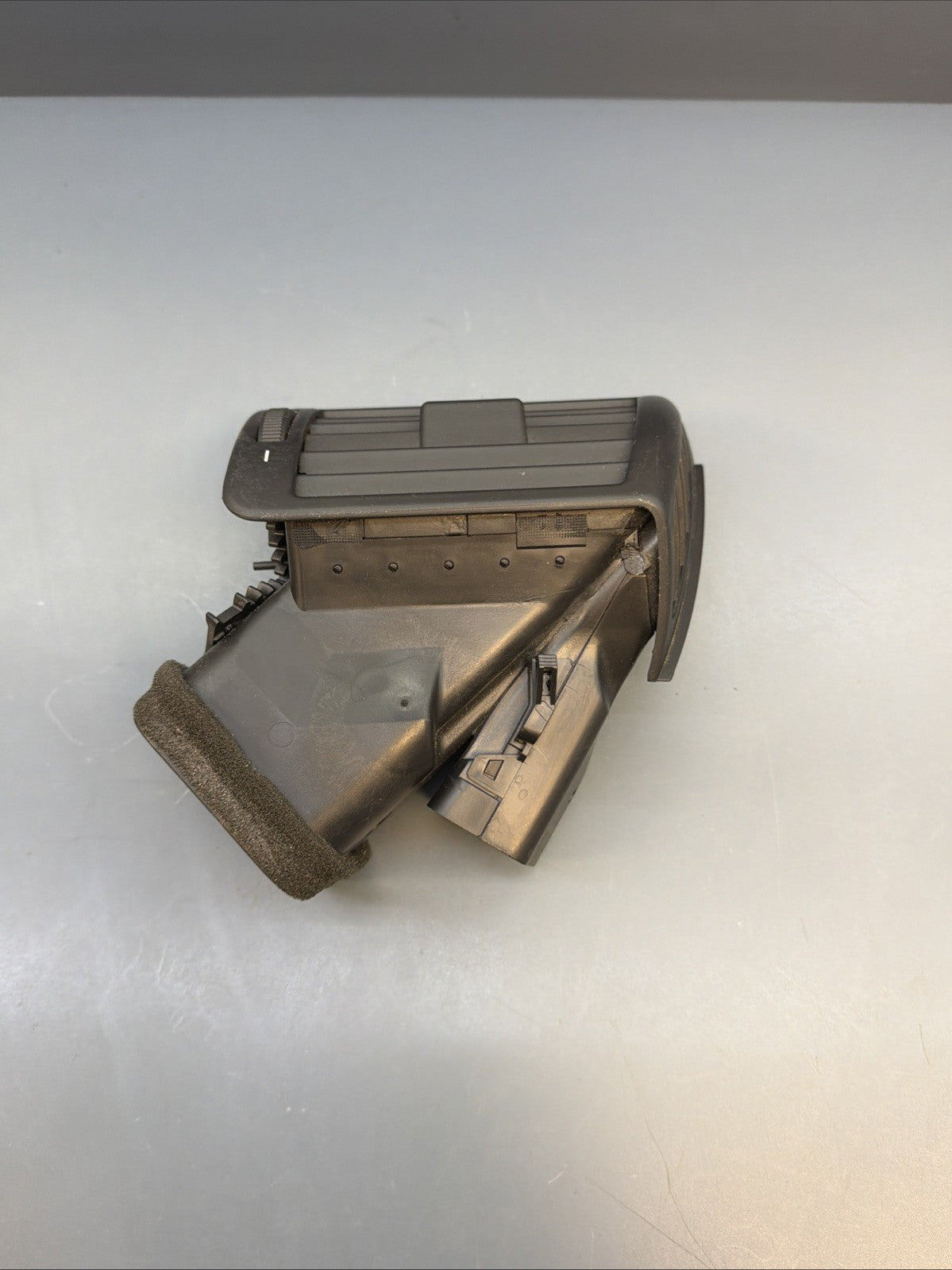 00-06 BMW E46 3 Series Left Air Vent Port A/C Genuine OEM 8361897