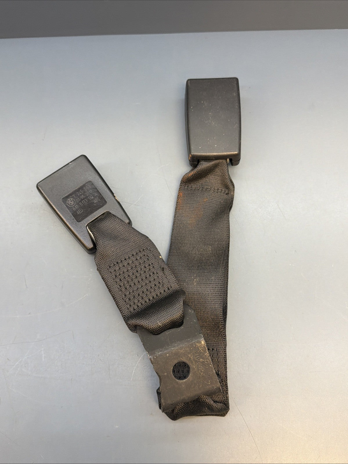 2009-2011 BMW E90 E91 3-Series Rear Center Seat Belt Buckle Catch OEM 7245663