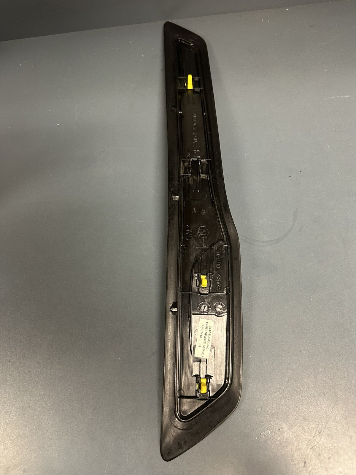 2014-2018 BMW 3 SERIES - REAR Right DOOR SILL / Scuff Plate 8054234