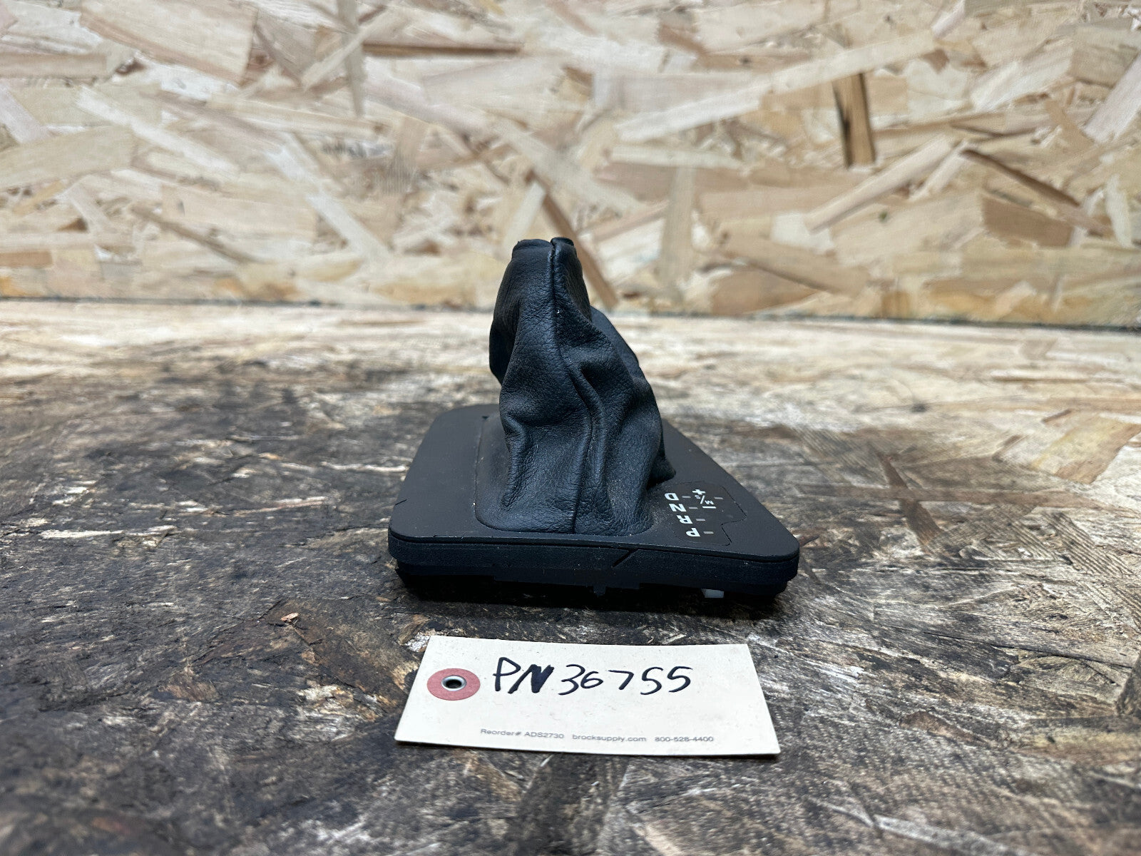 BMW 99-06 3 SERIES CENTER CONSOLE AUTOMATIC TRANS SHIFT BOOT+TRIM 7060677
