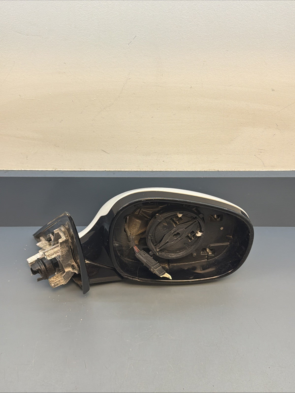 2009-2011 BMW 328i 335i Right Passenger Side View Mirror Power 7182695 OEM