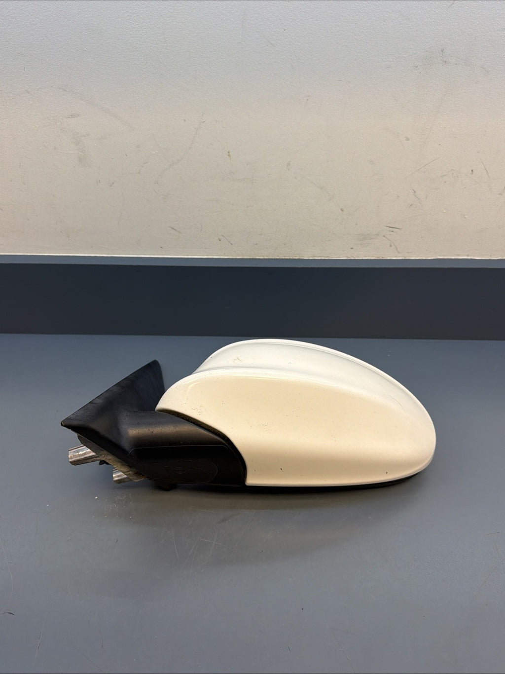 06-08 BMW E90 E91 325i Front Left Driver Side Rear View Mirror OEM White 