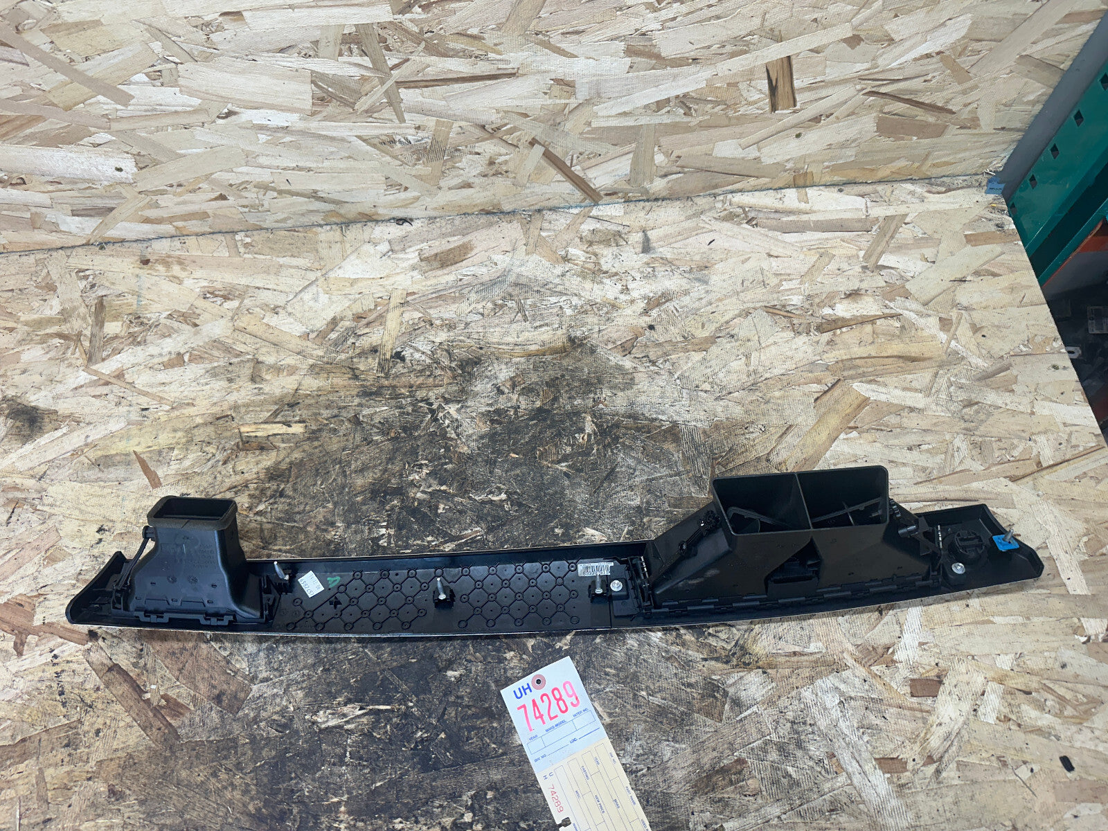 BMW 2004-2011 E90 3 SERIES CENTER RIGHT DASH VENT TRIM ALUMINUM OEM 6982457