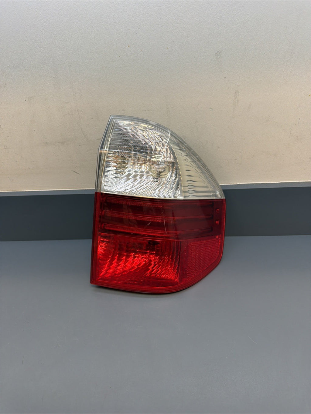 2007-2010 BMW E83 X3 Right Passenger Side Rear Outer Halogen Light OEM 7162212