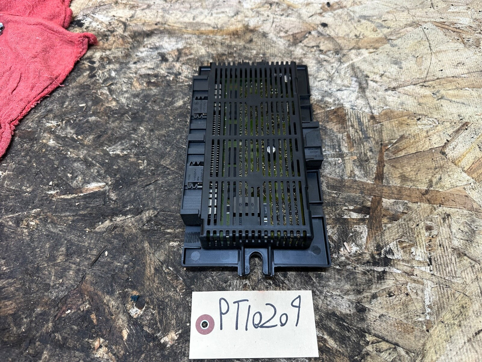 BMW E90 2006-2012 FOOTWELL ECU LCM CONTROL MODULE OEM 6977723