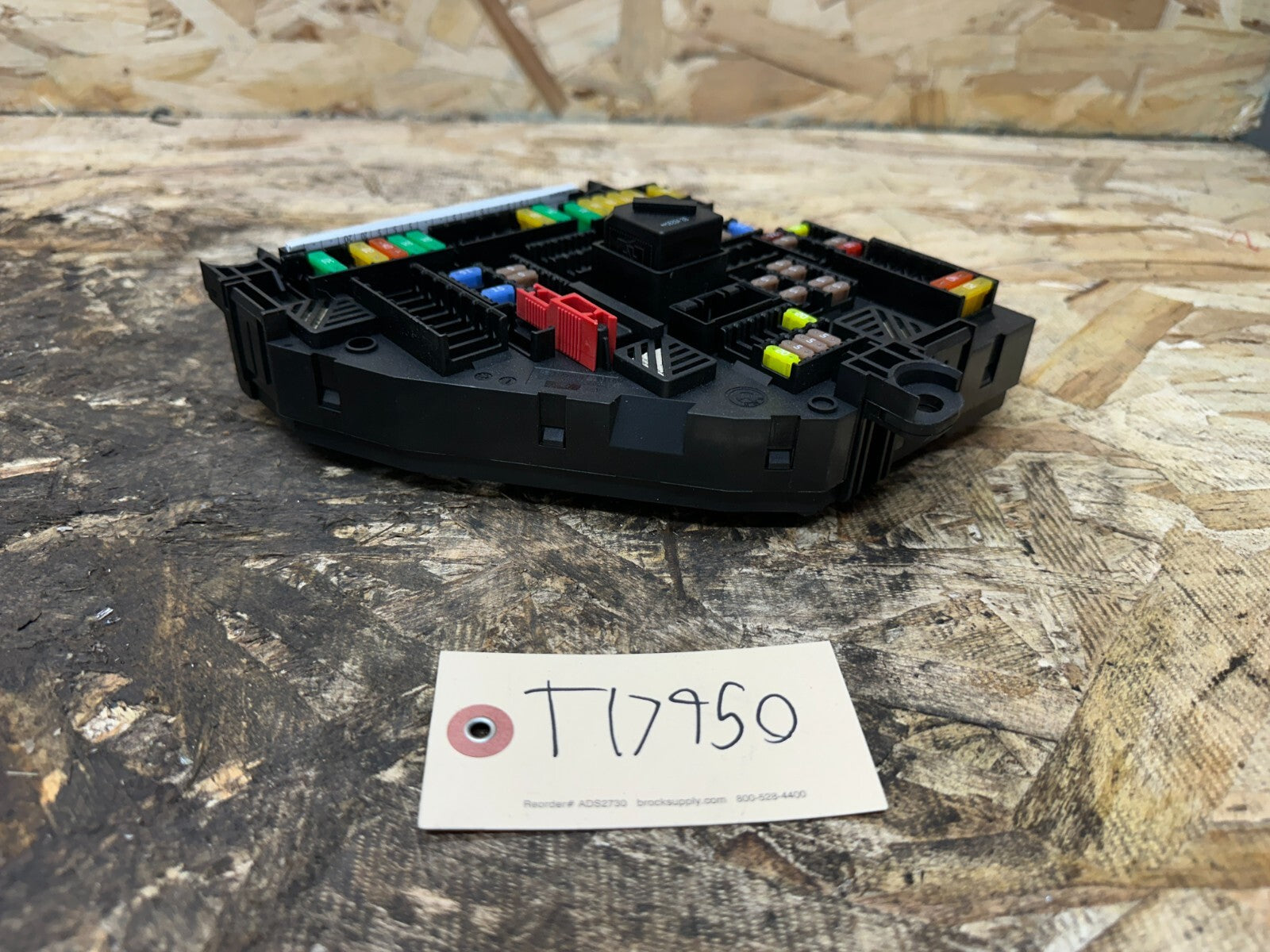BMW 2011-2017 F25 X3 REAR RIGHT CABIN FUSE RELAY JUNCTION BOX OEM 9315151