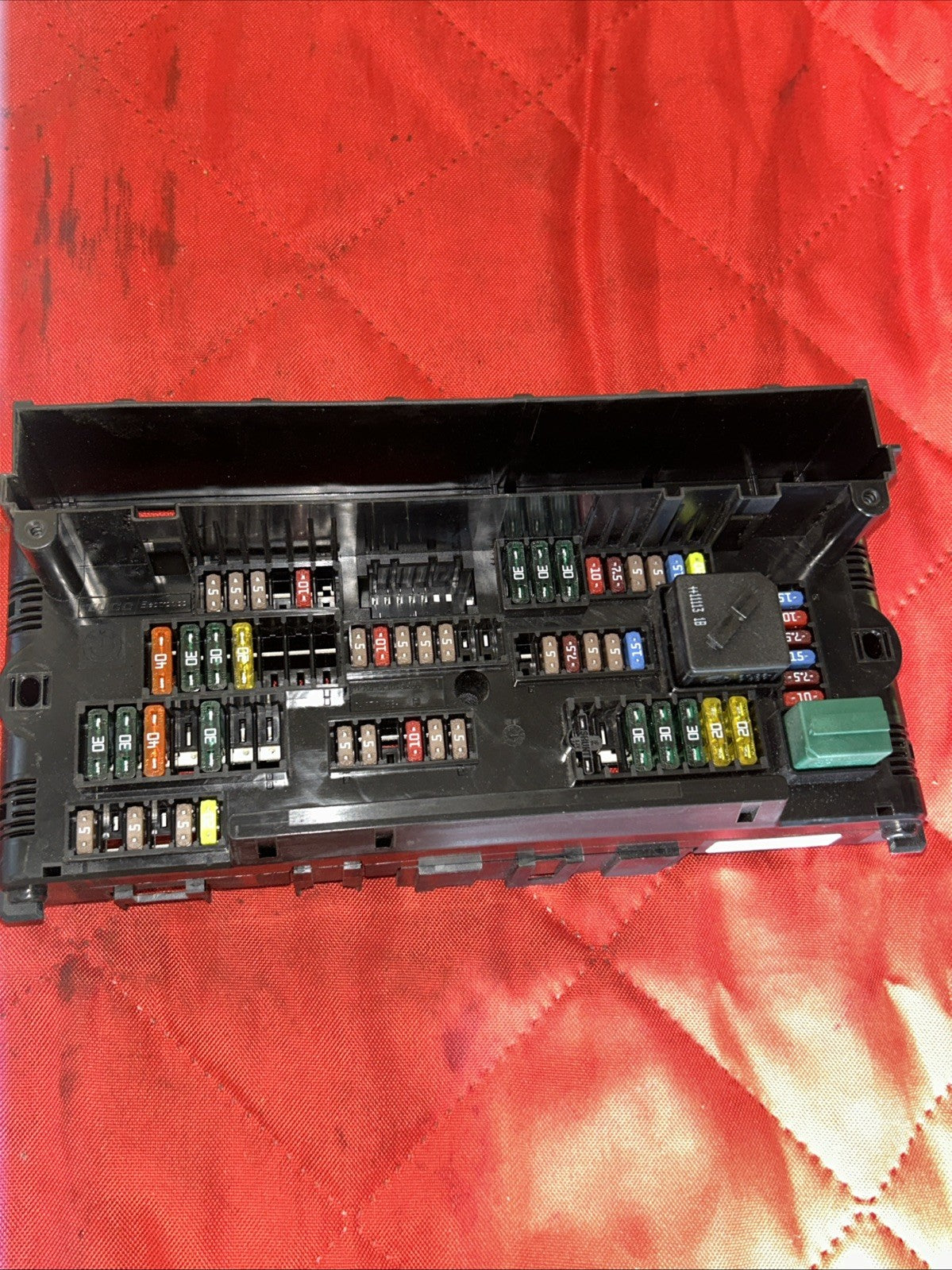 2011-2017 BMW X3 F25 front power distribution fuse relay box 9210863 OEM