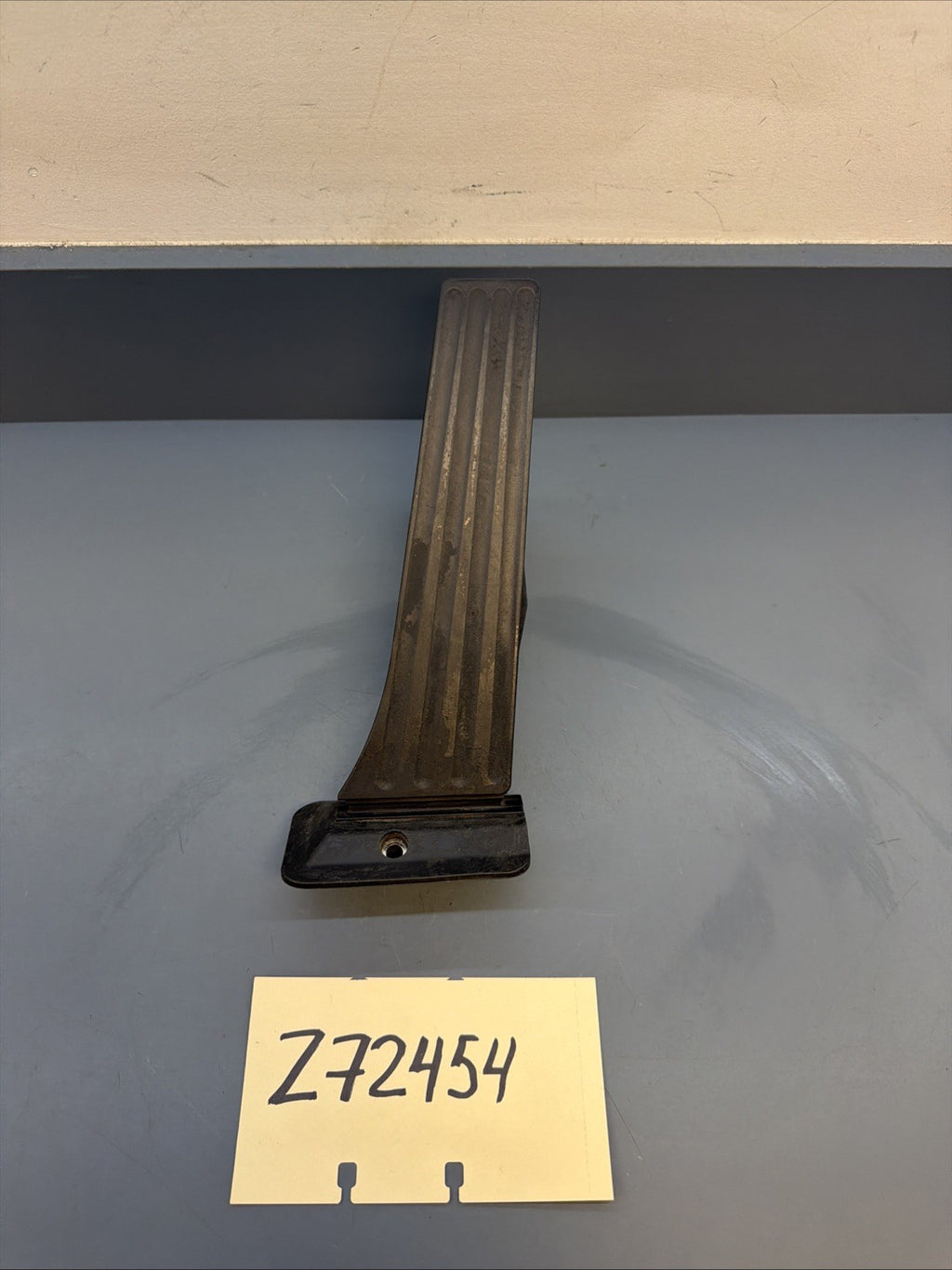 10-17 BMW 528 535 550 640 650 740 750 THROTTLE ACCELERATION GAS PEDAL 6858574