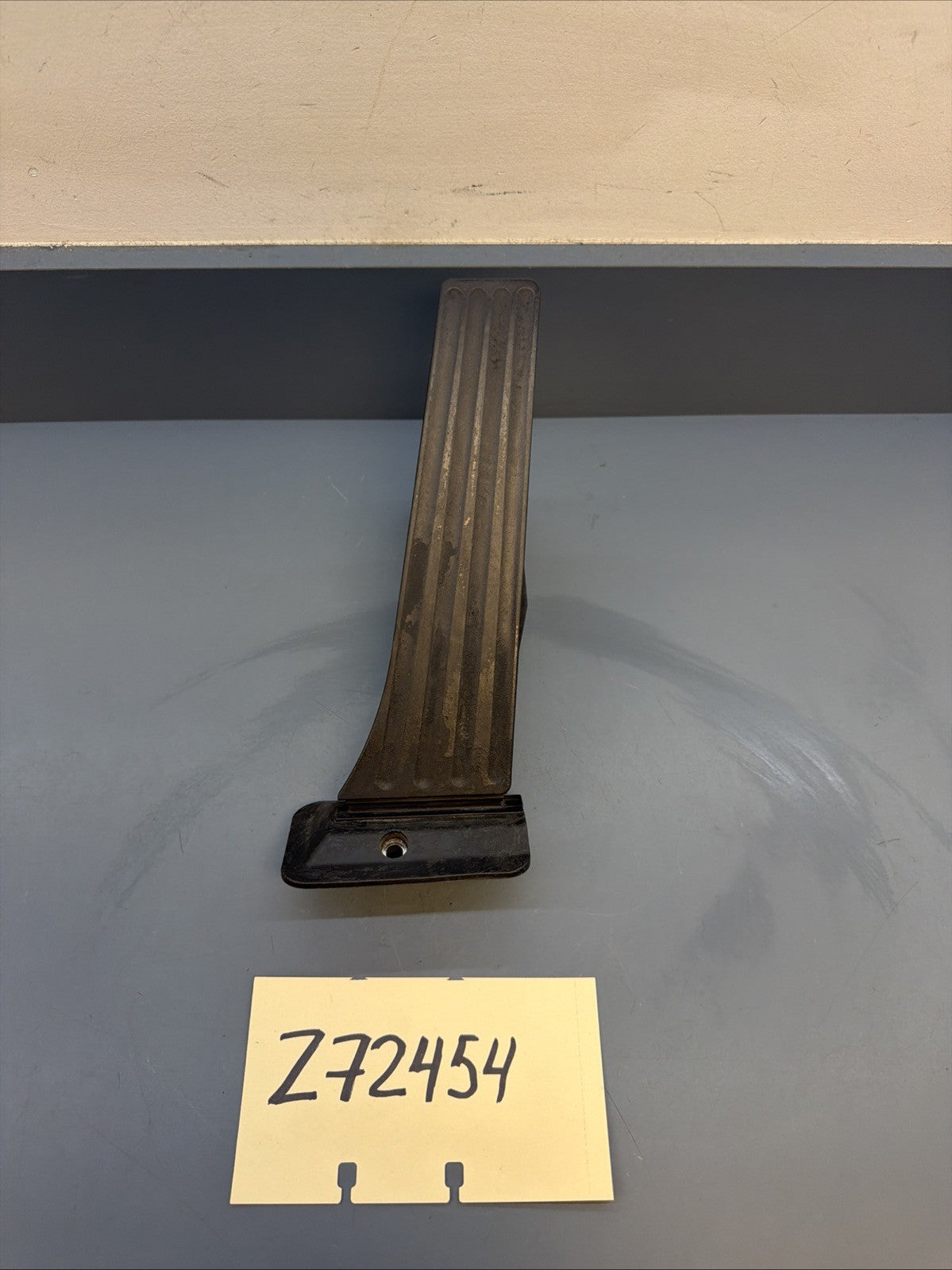 10-17 BMW 528 535 550 640 650 740 750 THROTTLE ACCELERATION GAS PEDAL 6858574