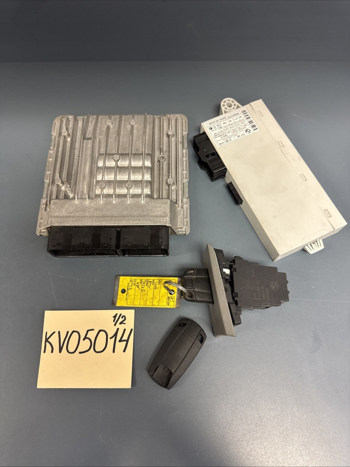 BMW E90 E91 E60 E61 3 5 series N52 ENGINE ECU DME MSV70 CAS3 LOCK KEY SET
