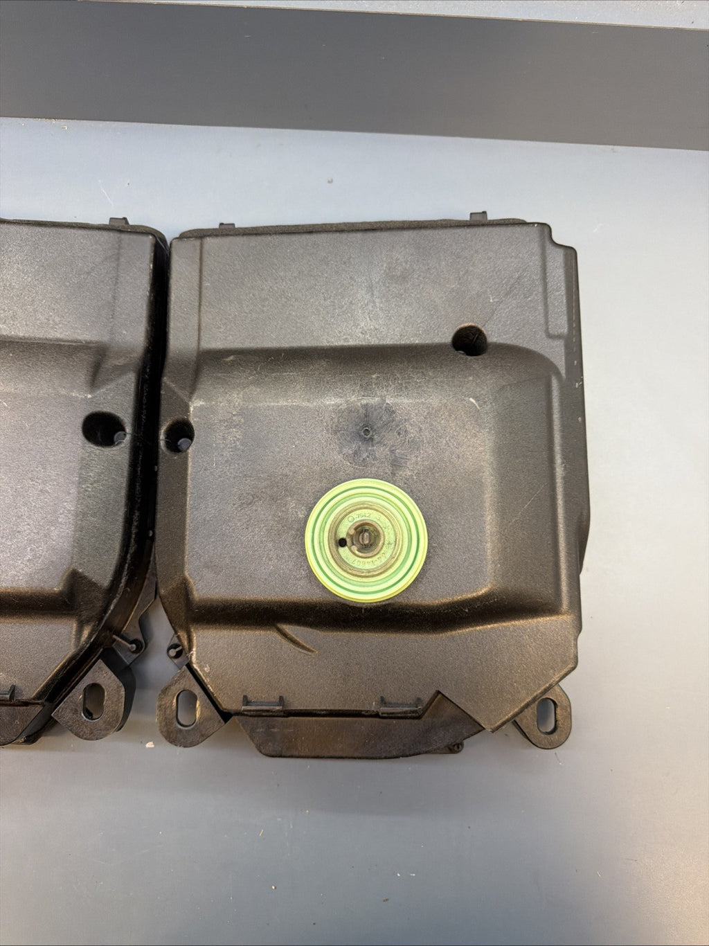 08-13 BMW E92 E90 3 SER FRONT LEFT & RIGHT HI-FI SUBWOOFER SET 9143143 9143144