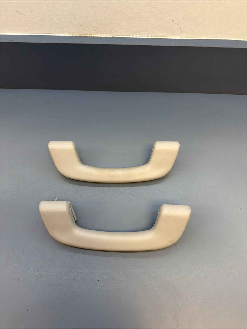 BMW F30 F10 X3 F25 F10 550 Interior Roof Top Grab Handle Set-3 OEM GREY