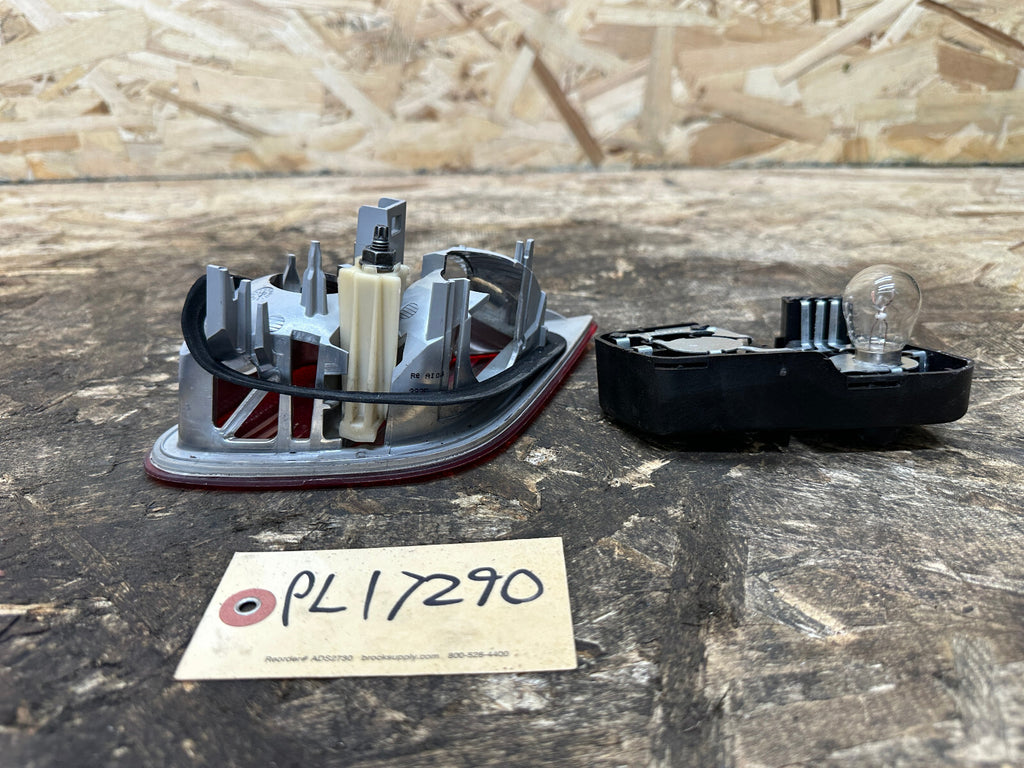 BMW 98-06 E46 3 SERIES INNER TRUNK LEFT+RIGHT TAIL LIGHTS 2PC 6920706+6920705