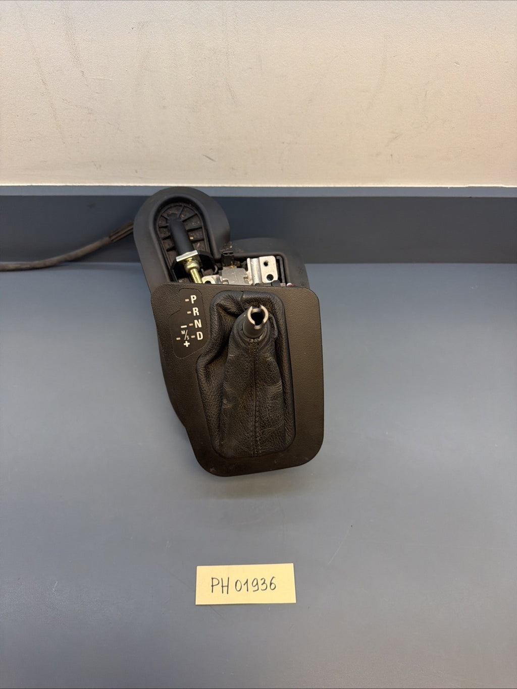 BMW 98-06 E46 3 SERIES STEPTRONIC AUTOMATIC TRANS GEAR SHIFTER/SELECTOR 7515261