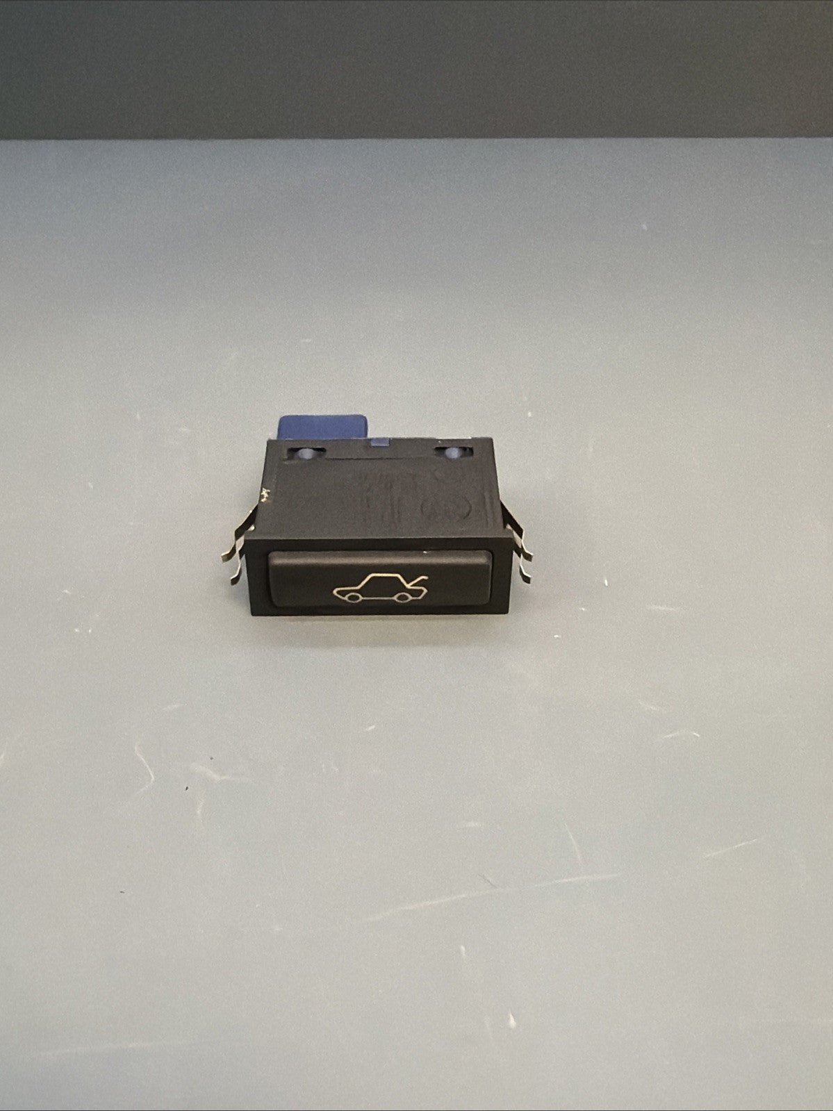 BMW 93-08 E46 E39 E38 E53 E85 3/5/7 SERIES X5 Z4 TRUNK UNLOCKING SWITCH 8365579