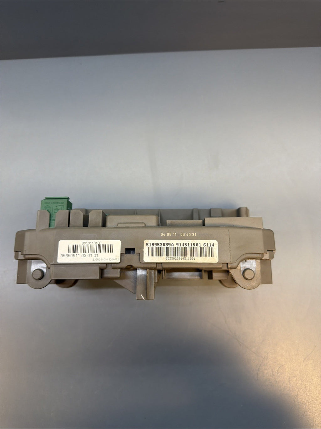 2007-2013 BMW X5 Xdrive35I E70 N55B3 Front Cabin Junction Fuse Box 9145115 OEM