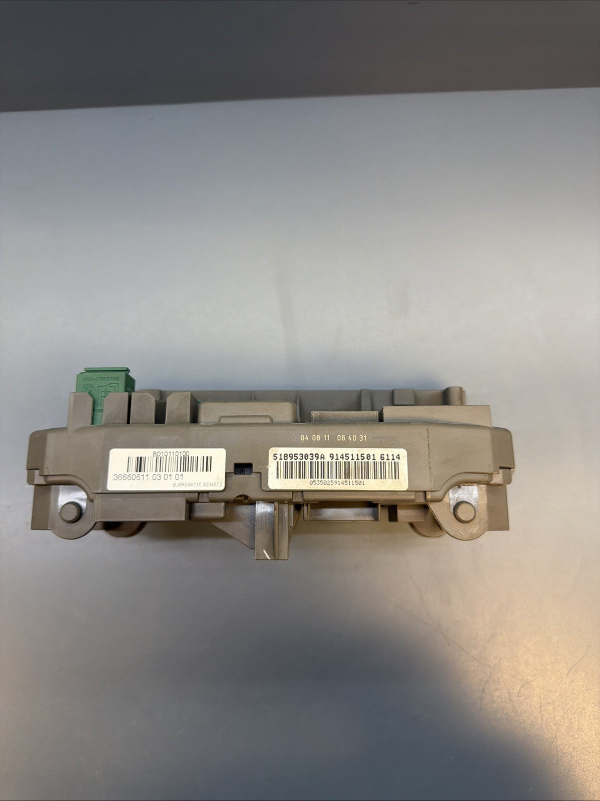 2007-2013 BMW X5 Xdrive35I E70 N55B3 Front Cabin Junction Fuse Box 9145115 OEM
