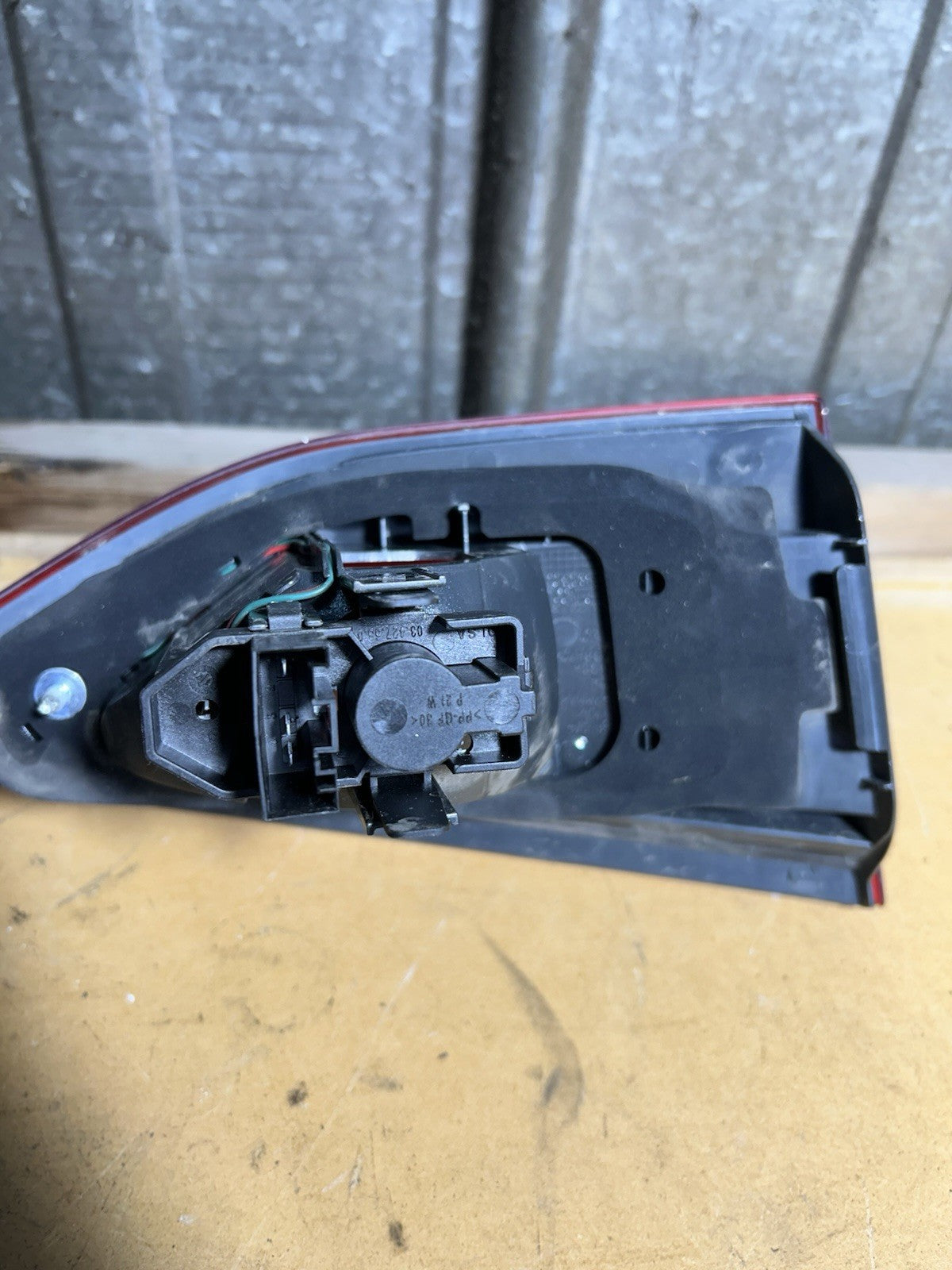 2012-2015 BMW E84 X1 REAR RIGHT INNER TAIL LIGHT ASSEMBLY OEM 2990114