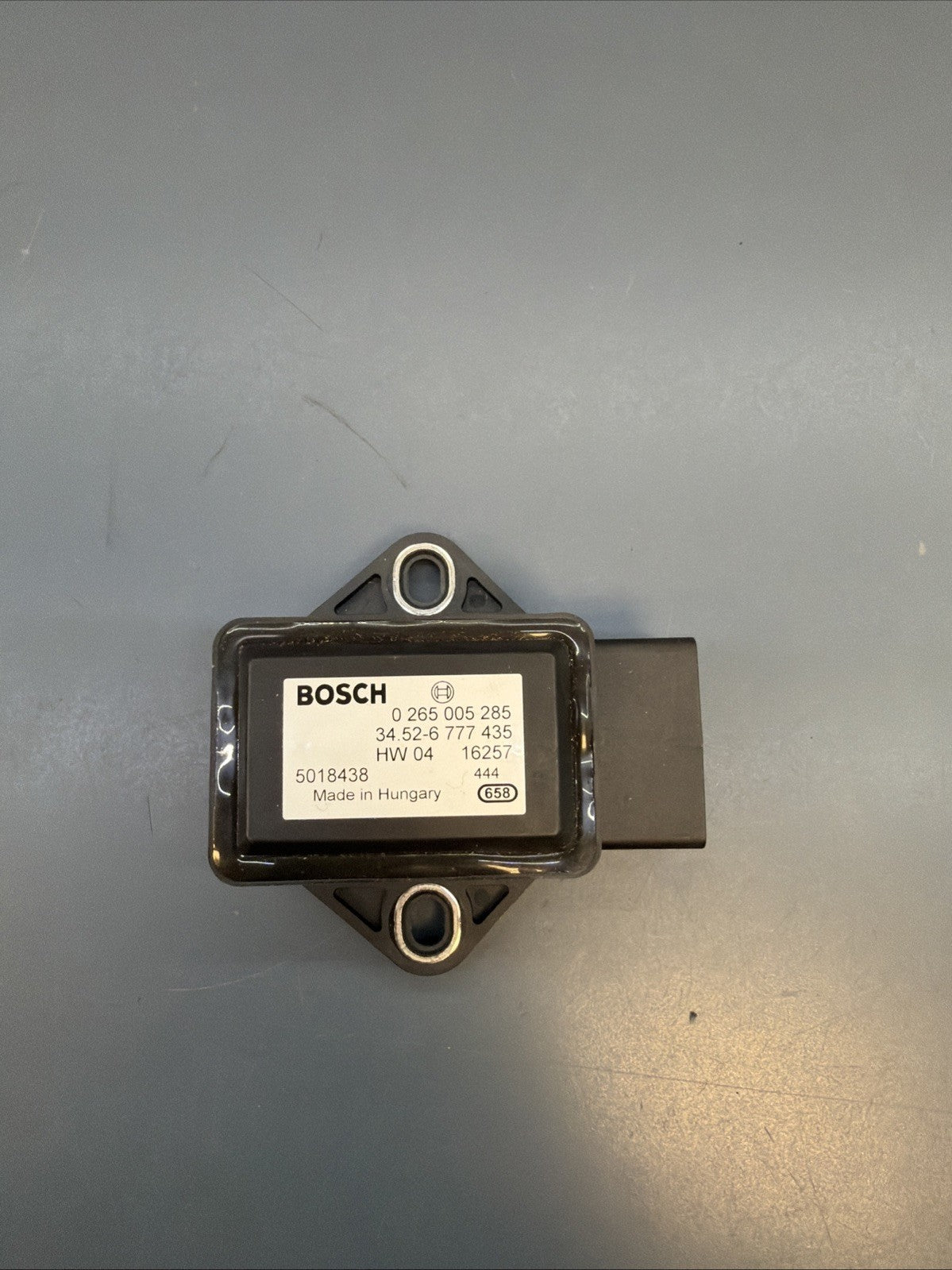 BMW E60 E61 E65 E66 E53 X5 E83 X3 - DSC Speed Rotation YAW Sensor 6777435