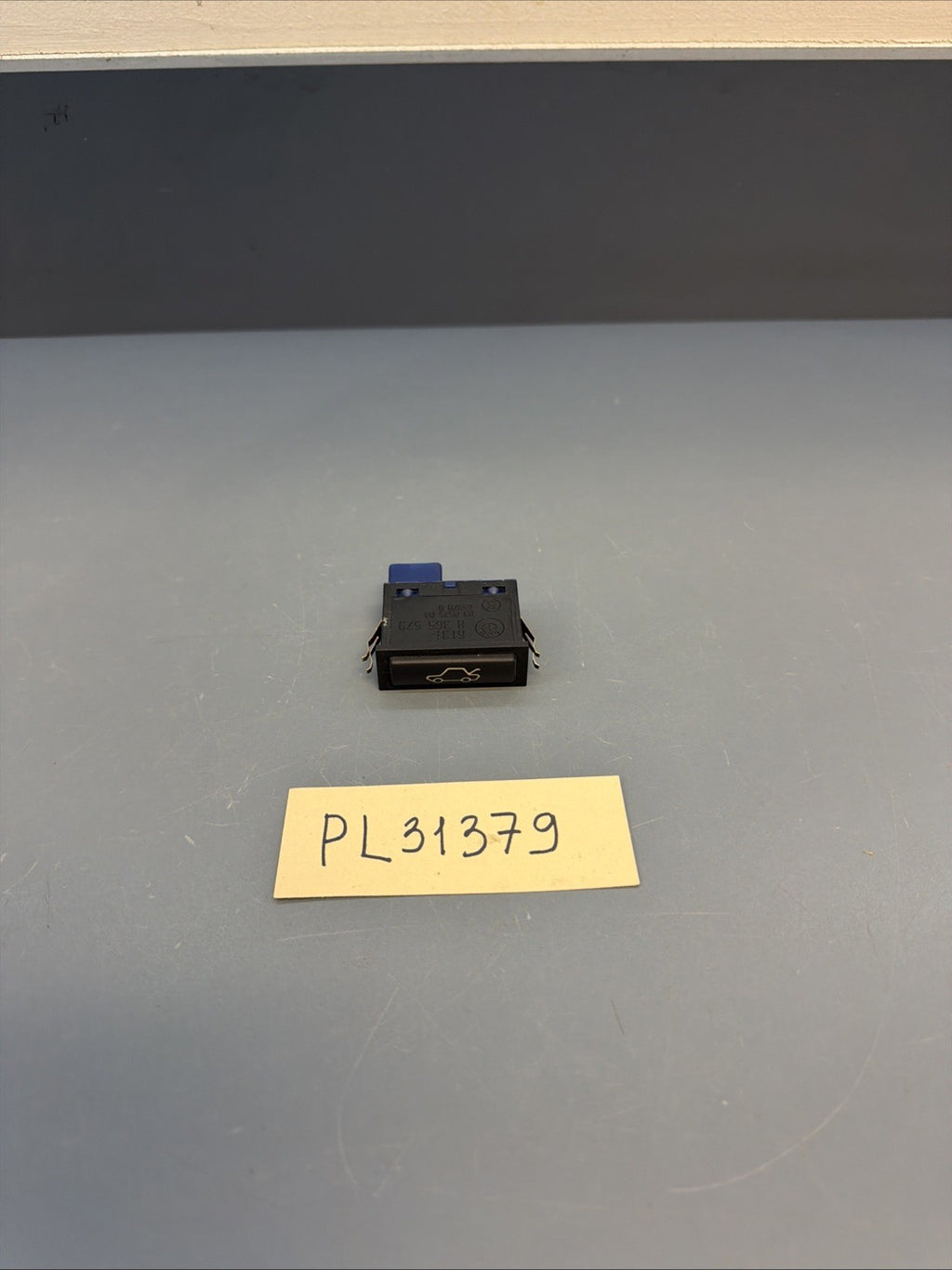 BMW 93-08 E46 E39 E38 E53 E85 3/5/7 SERIES X5 Z4 TRUNK UNLOCKING SWITCH 8365579