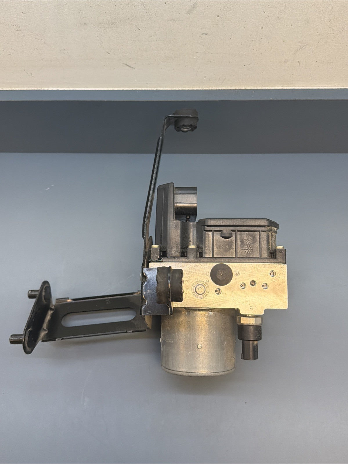 BMW 97-06 E46 3 SERIES ABS BRAKE PUMP+CONTROLLER OEM 6762113