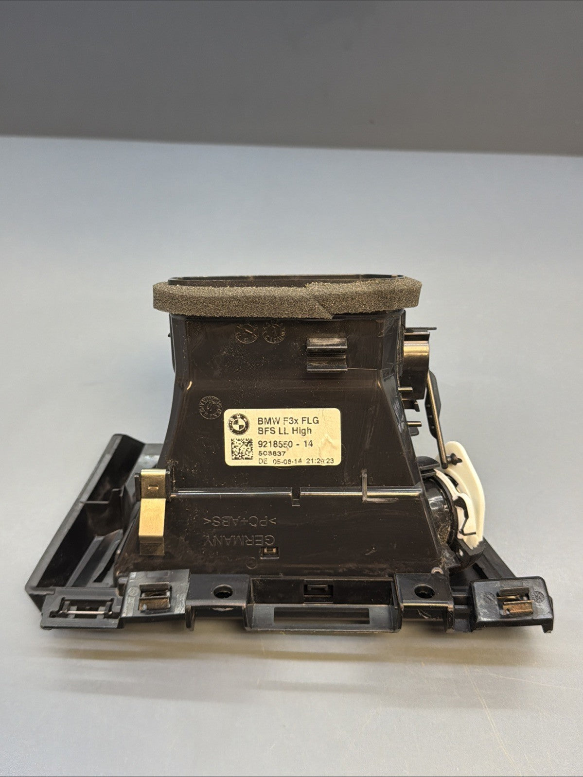 12-18 BMW 328i 320i Front Right Side Dash A/C Air Vent 9218550 Oem