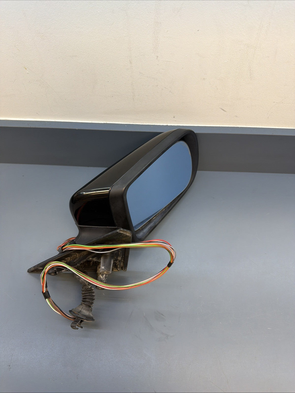 BMW 1995-2001 E38 7 SERIES GREEN PASSANGER SIDE MIRROR OEM 010371 BLACK