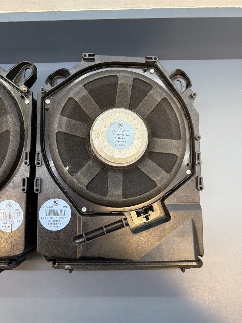 08-13 BMW E92 E90 3 SER FRONT LEFT & RIGHT HI-FI SUBWOOFER SET 9143143 9143144