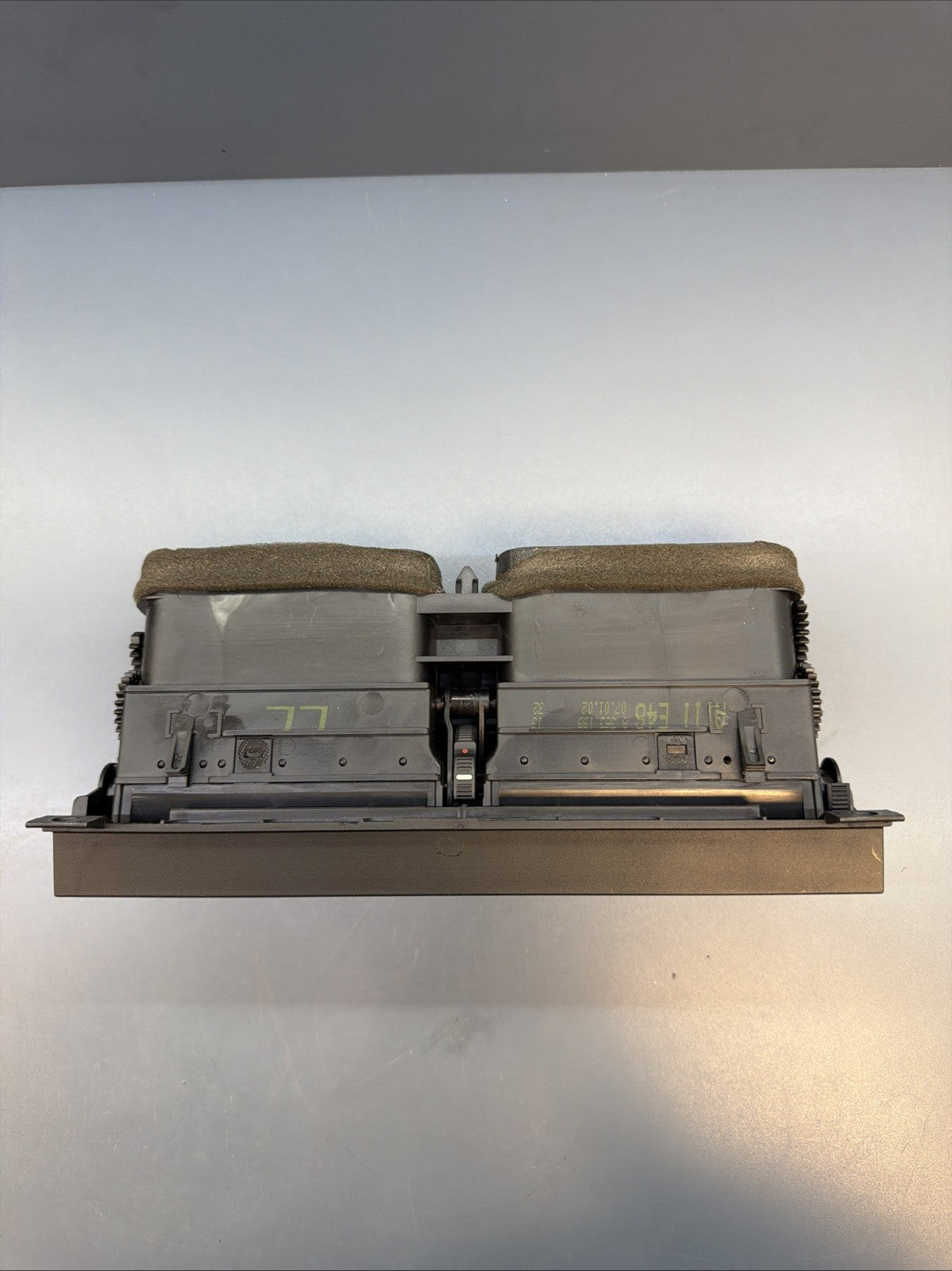 1999-2006 BMW E46 3 Series 325i Center Dash AC Air Vent Assembly 8363199 OEM