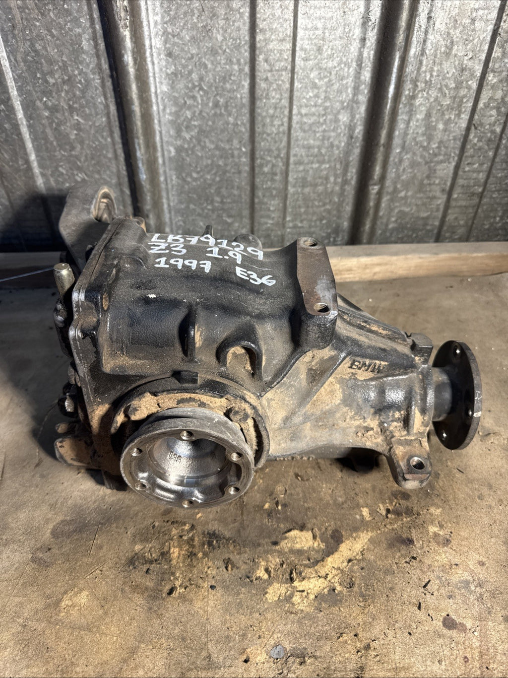 BMW REAR DIFFERENTIAL Z3 1.9L SERIES E36 FINAL DRIVE 3.45 1214009