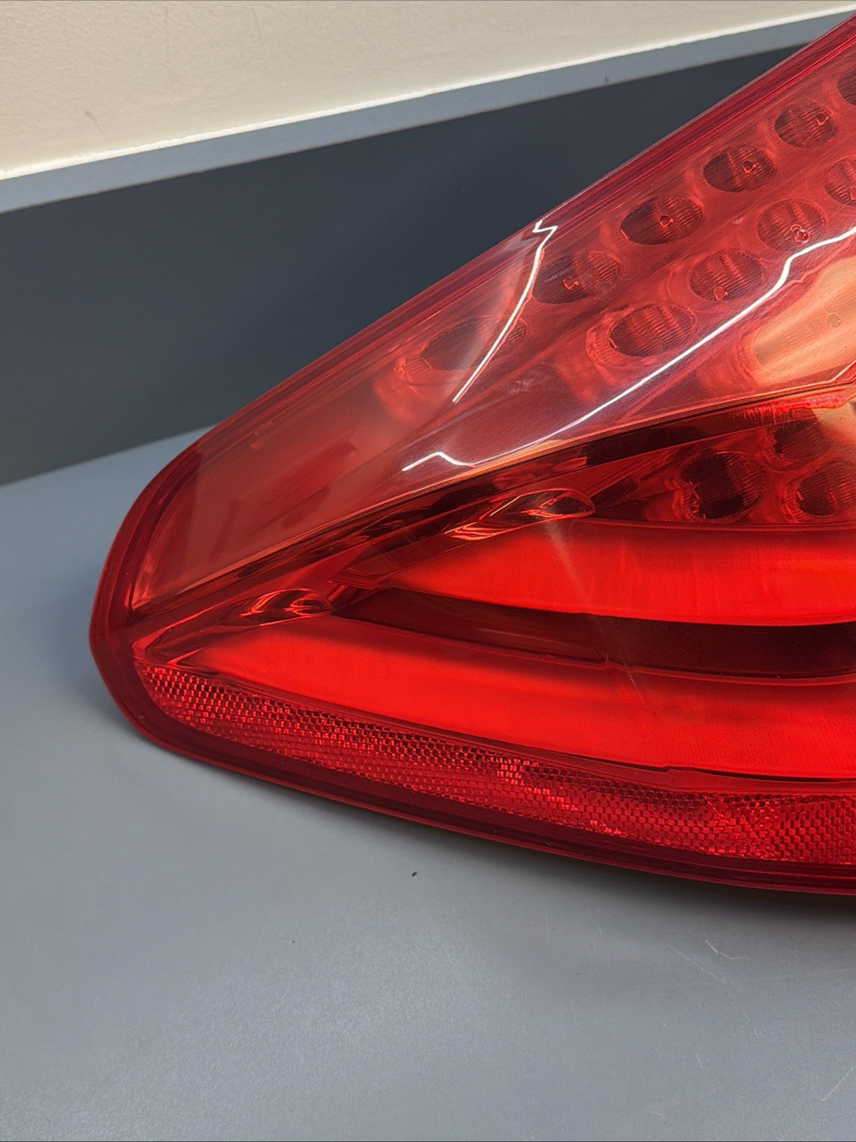 09-12 BMW 750Li 750i F01 Rear Left Driver Side Outer Tail Light Lamp 7182201 OEM