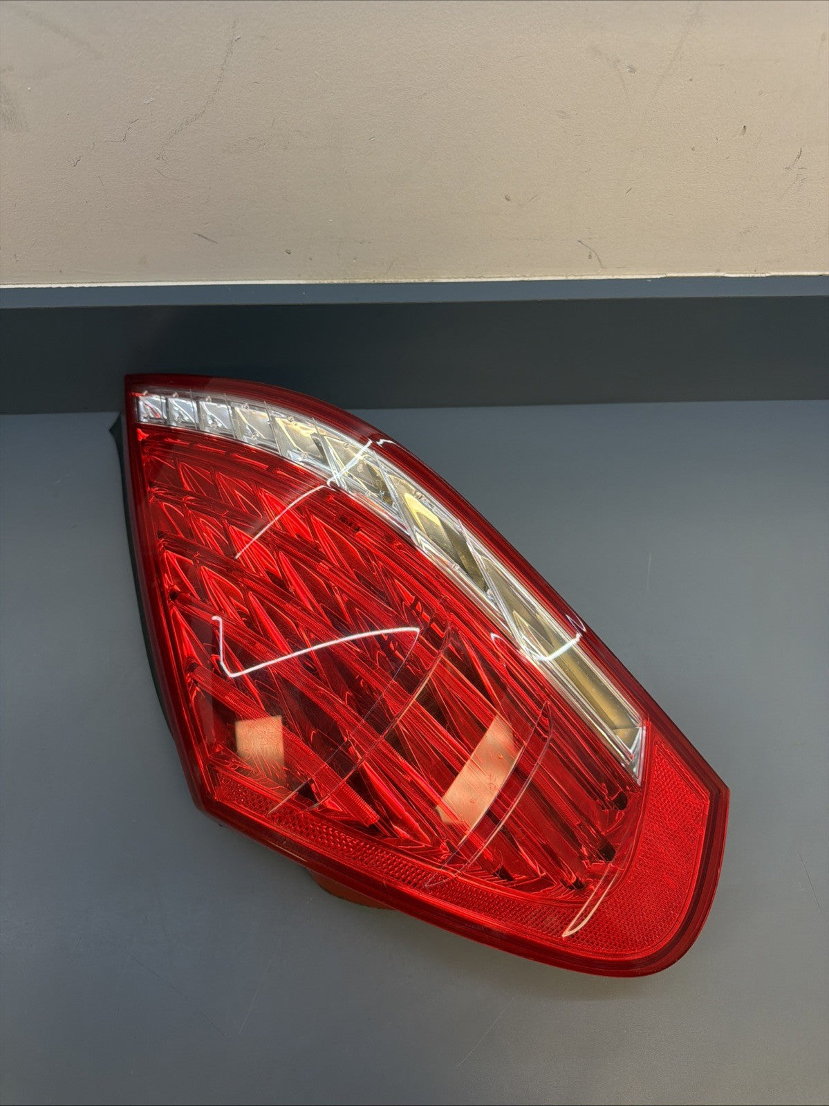 2008-2010 BMW 650i E63 E64 LEFT DRIVER SIDE TAIL LIGHT TAILLIGHT OEM 7177069