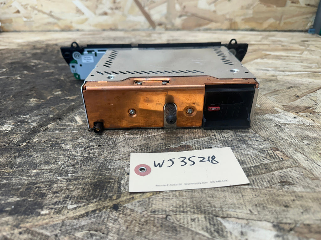 BMW 03-10 E83 X3 BUSINESS AM FM RADIO CD PLAYER OEM 9205280
