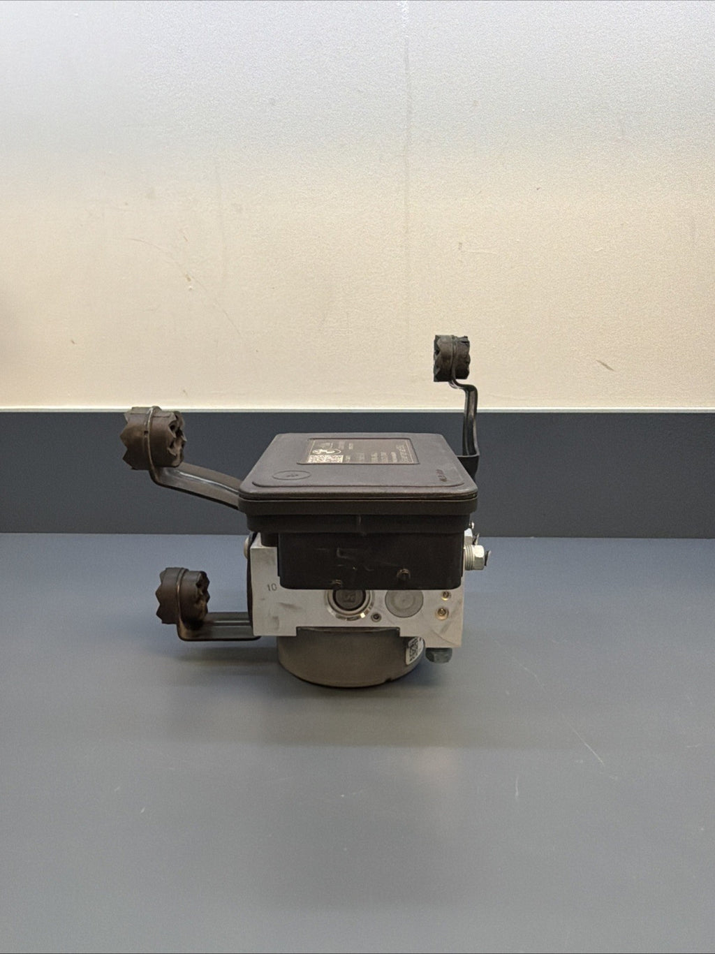 2013–2016 BMW 328i XDrive F30 ABS Anti Lock Brake Pump and Module OEM 6868638