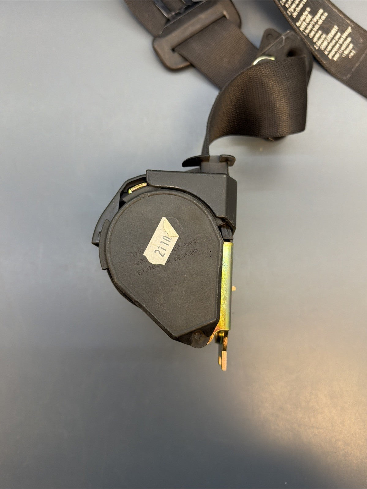 97-03 OEM BMW E39 540 M5 Front Right Passenger Side Seatbelt Black 8198572