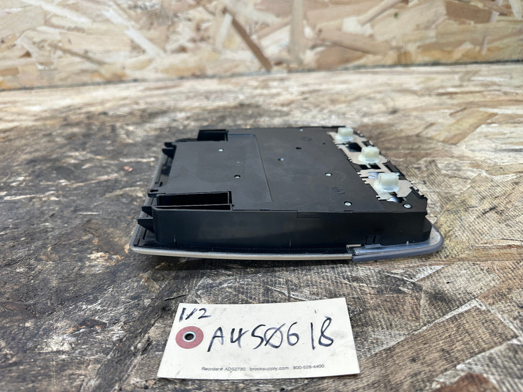 BMW 04-12 BROKEN E90 BEIGE OVERHEAD FRONT READING LIGHT+SUNROOF SWITCH 9197770