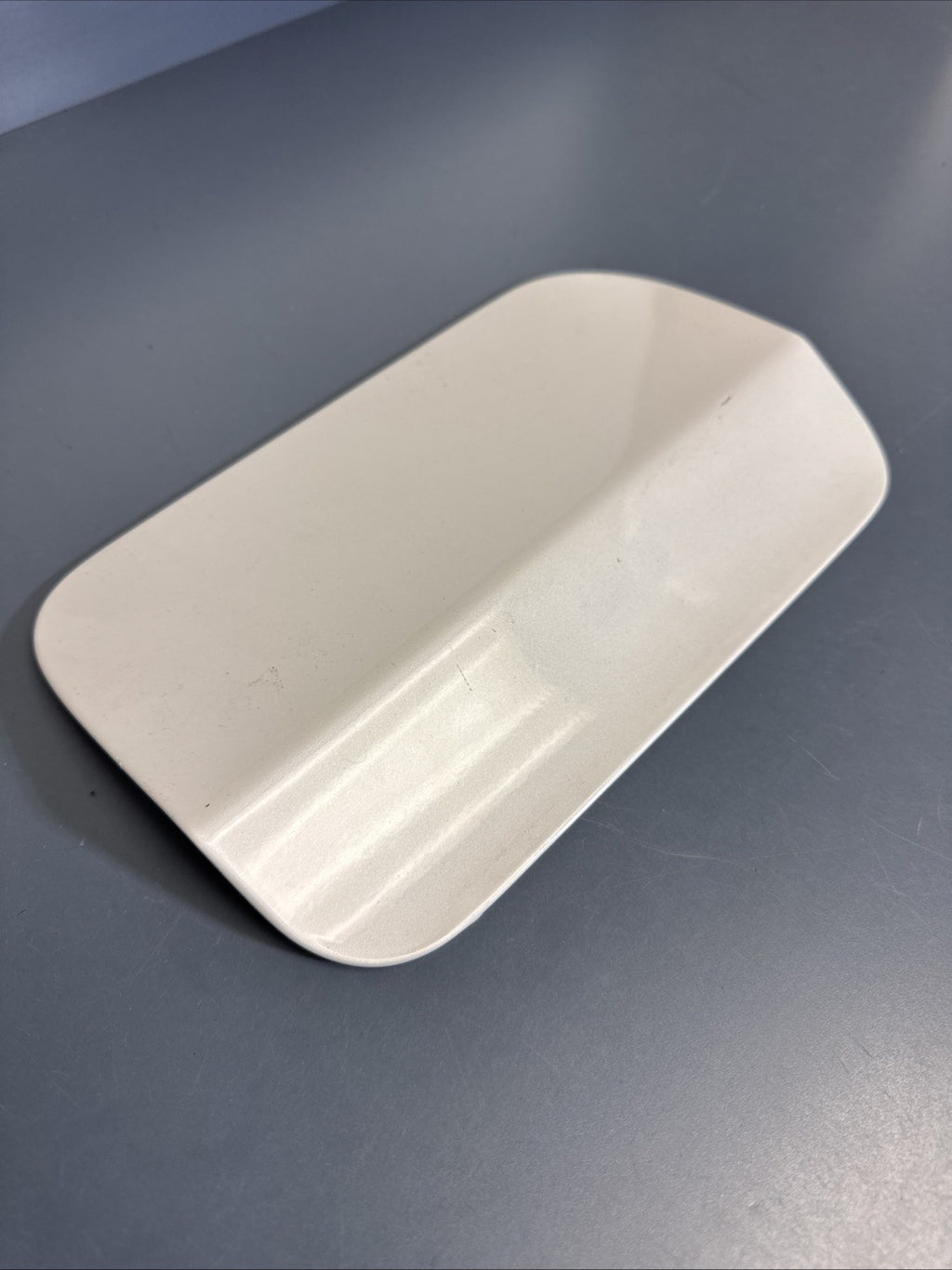 2013-2018 BMW 320 328 F30 FUEL FILLER DOOR LIDTANK GAS REAR WHITE 41007238058