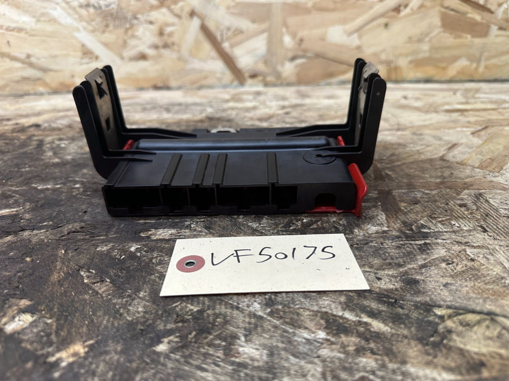 BMW 1 3 X1 SERIES E8X E9X POSITIVE POWER DISTRIBUTION BOX OEM 6942912