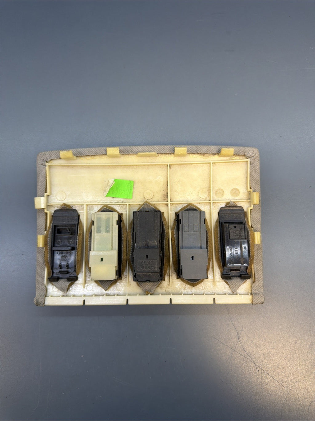 06 - 10 BMW 5series E60 OVERHEAD ROOF CONSOLE SUNROOF CONTROL SWITCH 6907288 OEM