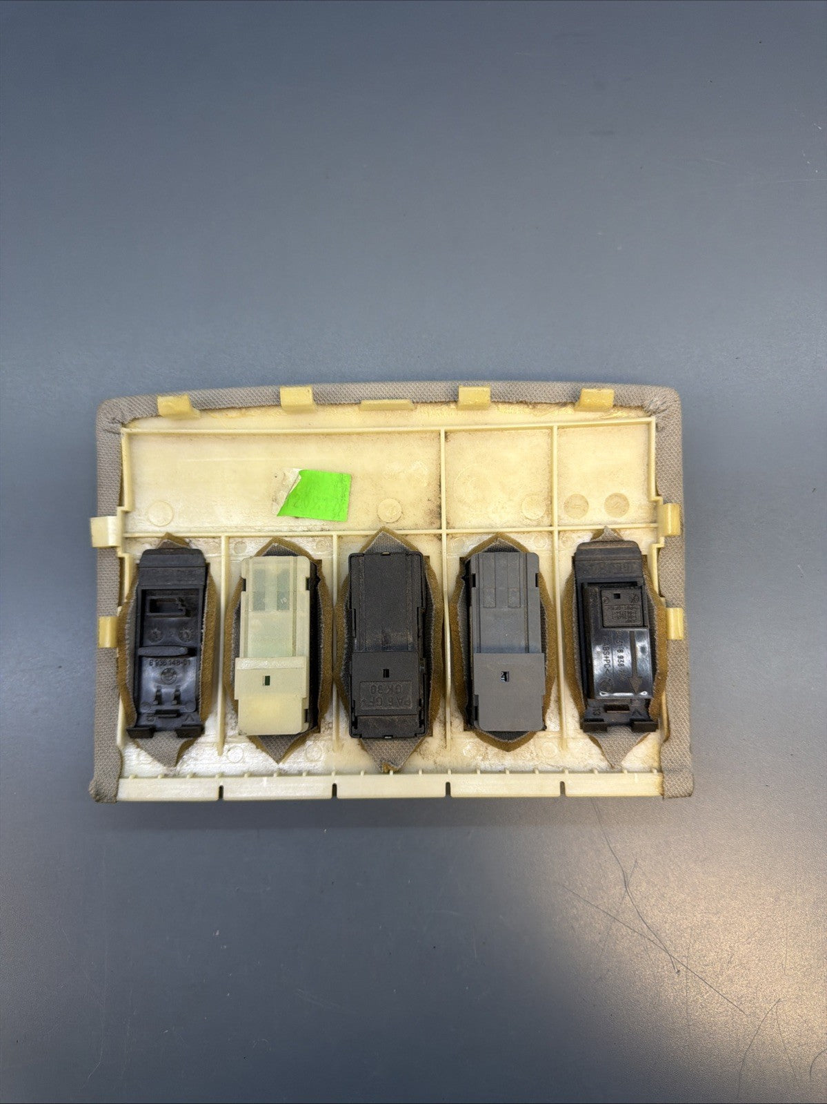 06 - 10 BMW 5series E60 OVERHEAD ROOF CONSOLE SUNROOF CONTROL SWITCH 6907288 OEM