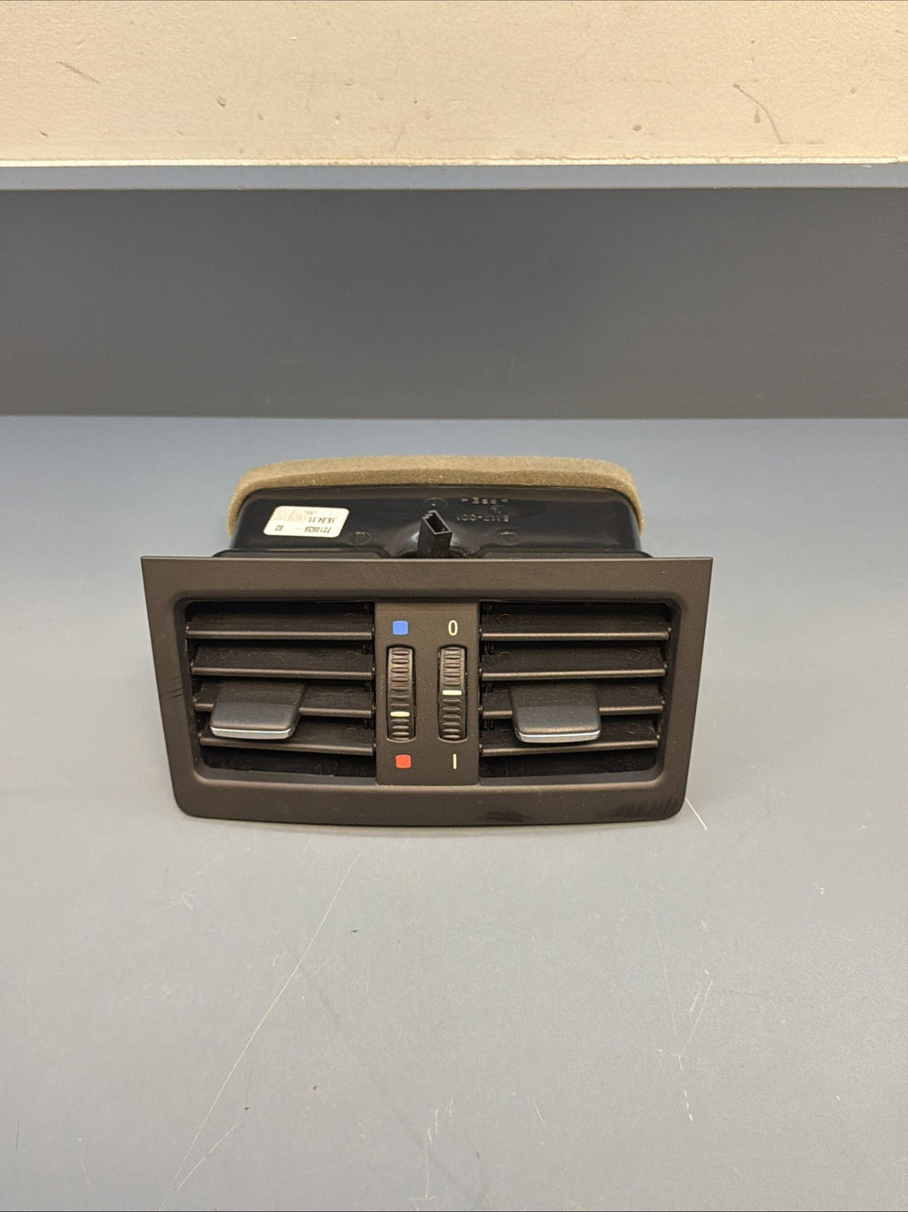 BMW 3 Series E90 E91 LCI 6932023 Rear Center Air Intake Rear Center Vent Grill