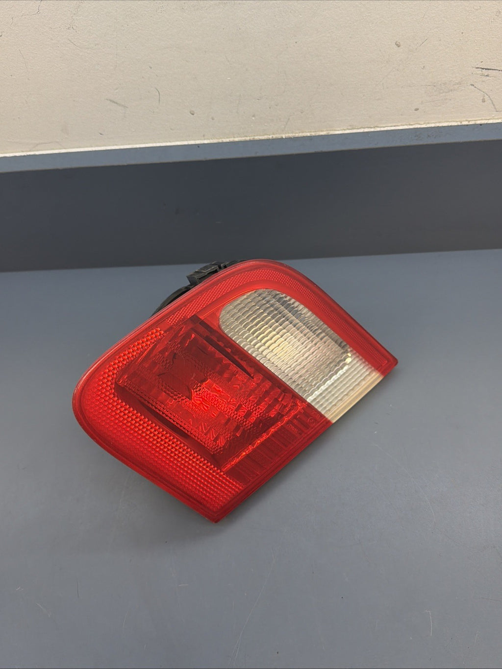2000-2001 BMW E46 328 Right Passenger RH Side Inner Tail Light Oem SEDAN 8364924