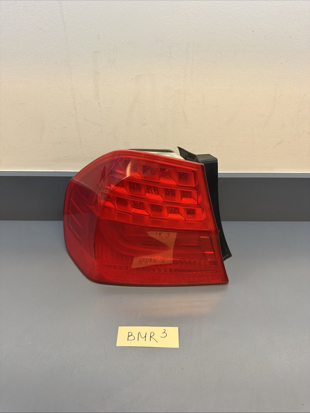 09-11 BMW E90 328i 335i LCI REAR LEFT DRIVER SIDE INNER TAIL LIGHT LAMP 7154157