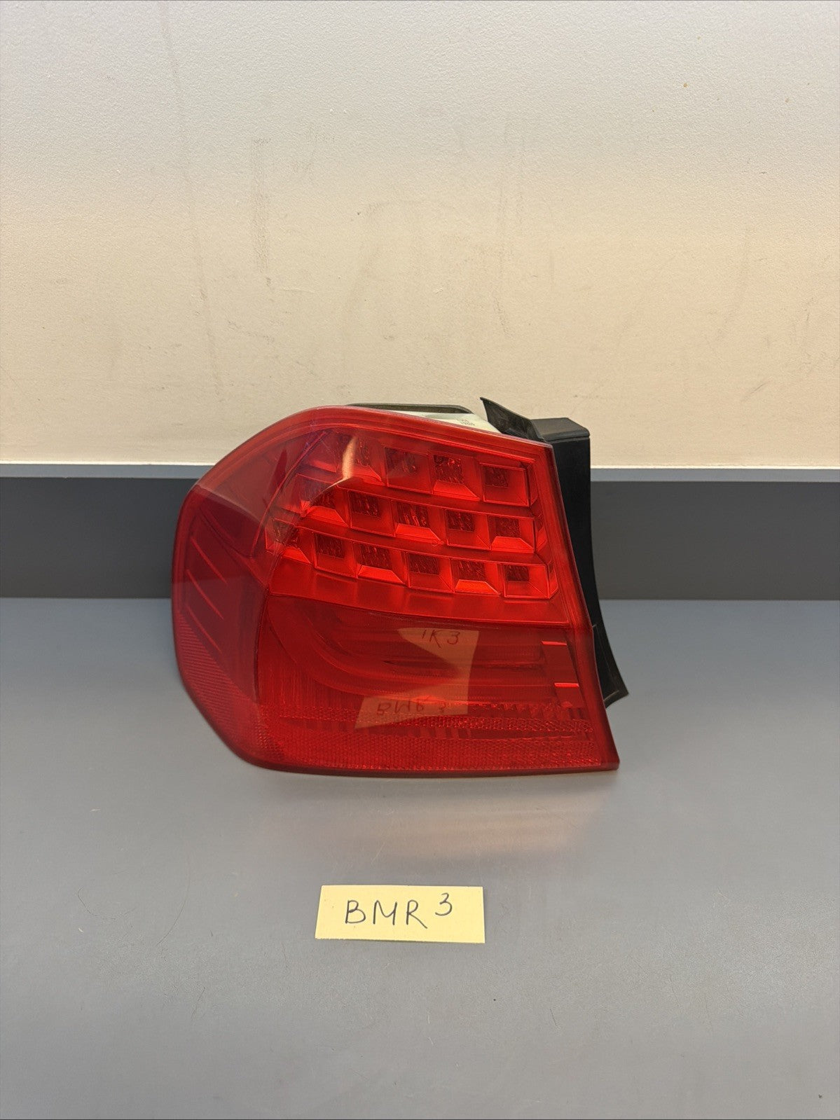 09-11 BMW E90 328i 335i LCI REAR LEFT DRIVER SIDE INNER TAIL LIGHT LAMP 7154157