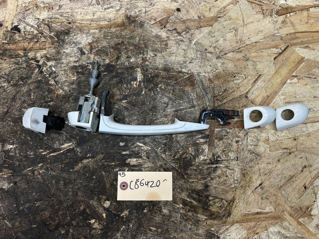 BMW 2009-2012 E90 LEFT/DRIVER SIDE EXTERIOR DOOR HANDEL + COVERS WHITE