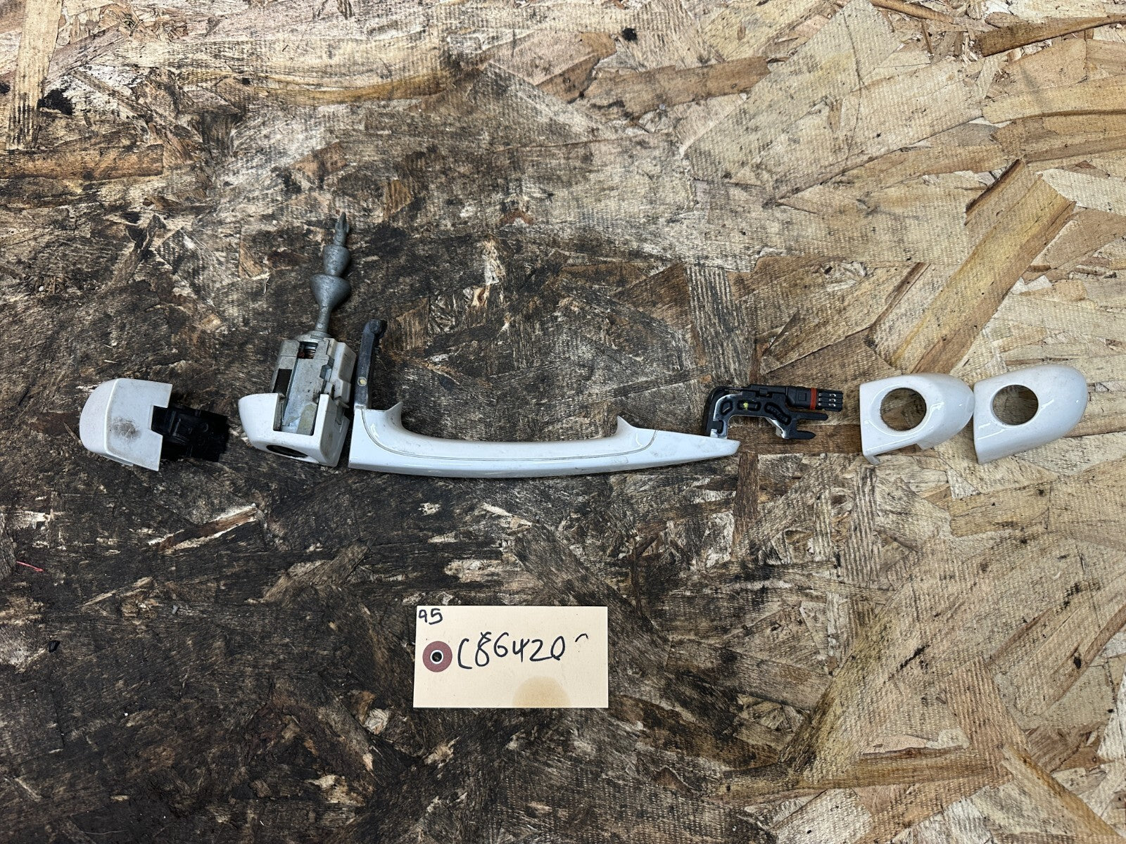 BMW 2009-2012 E90 LEFT/DRIVER SIDE EXTERIOR DOOR HANDEL + COVERS WHITE